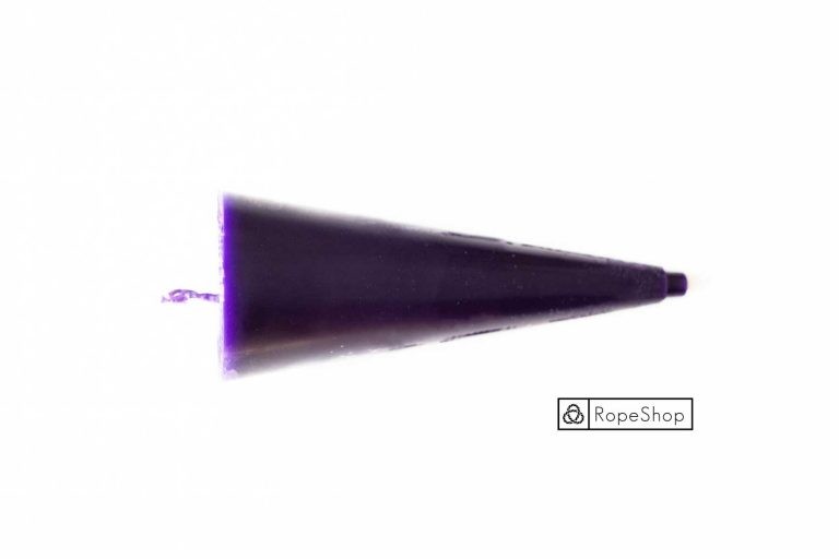 Свеча парафиновая окрашенная, фиолетовая